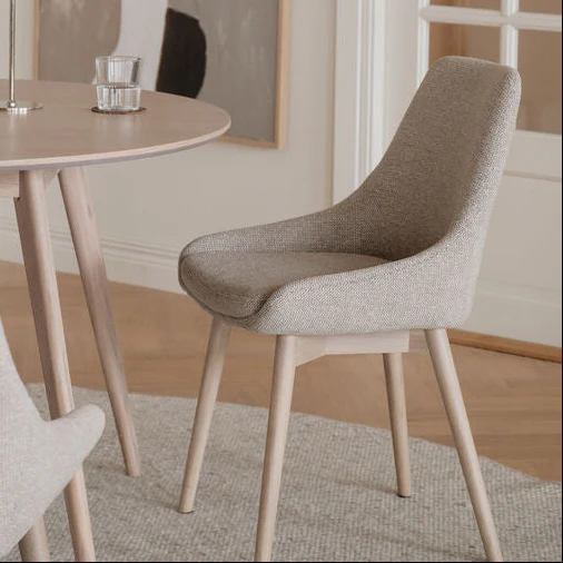 Denley-tuoli, vaalea beige kangas/valkopestyt tammijalat - Image 2