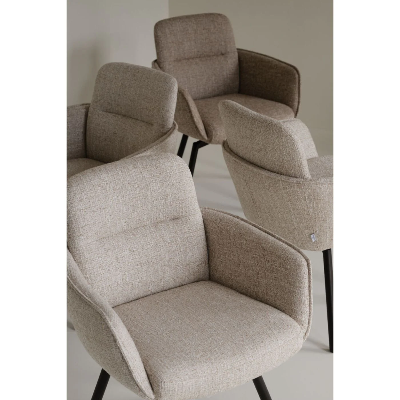Roswell kääntyvä nojatuoli, vaalea beige kangas/ruskeat metallijalat - Image 6