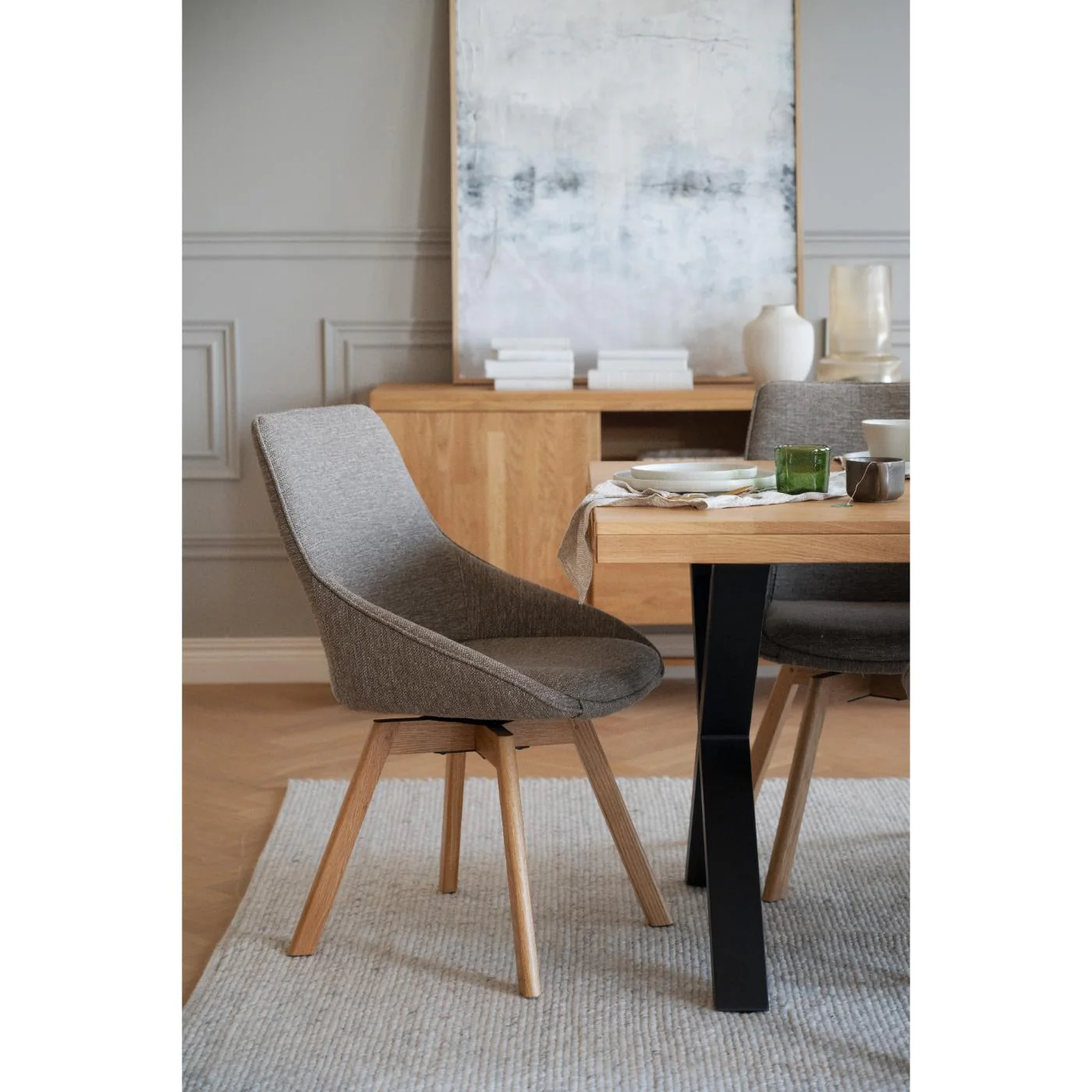 Alison tuoli lakattu tammijalka / tumma beige kangas - Image 12