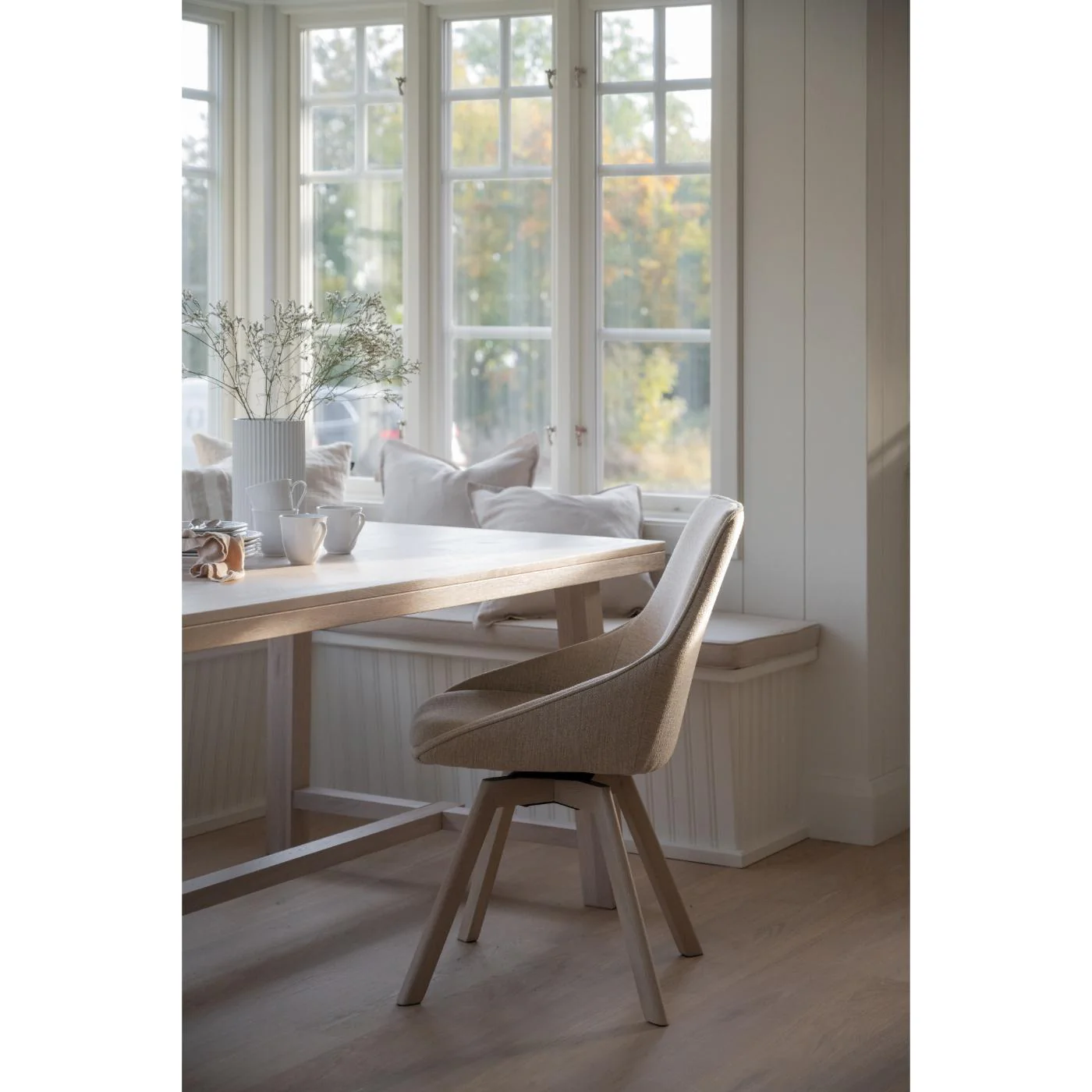 Alison tuoli valkolakattu tammijalka / vaalea beige kangas - Image 8