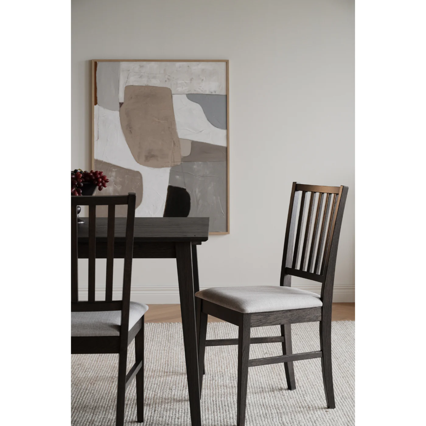 Filippa-tuoli, tummanruskea tammi / beige kangasistuin - Image 2
